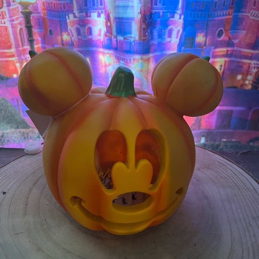 Disney 2024 Mickey Mouse 5” light up pumpkin battery operated Brand new
